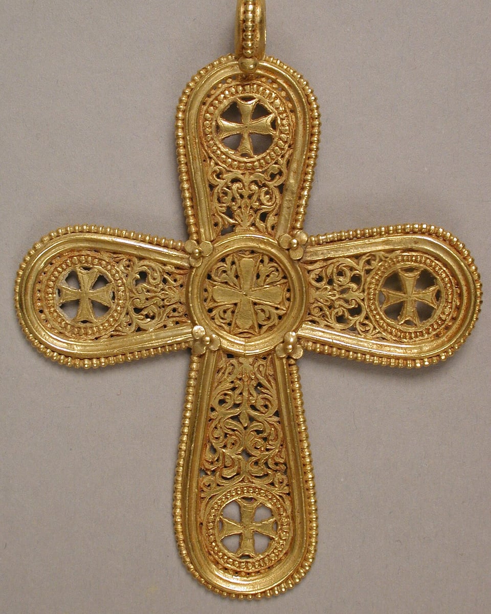 Cruz Filigrana · Chapado en oro 14k